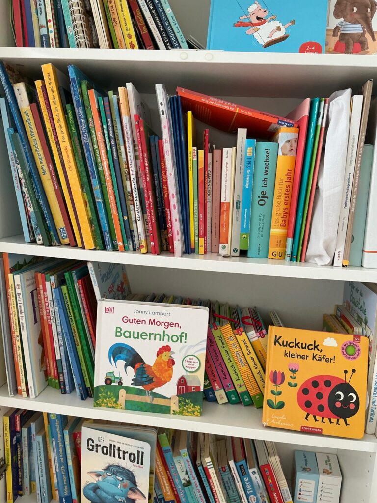 Bücherregal